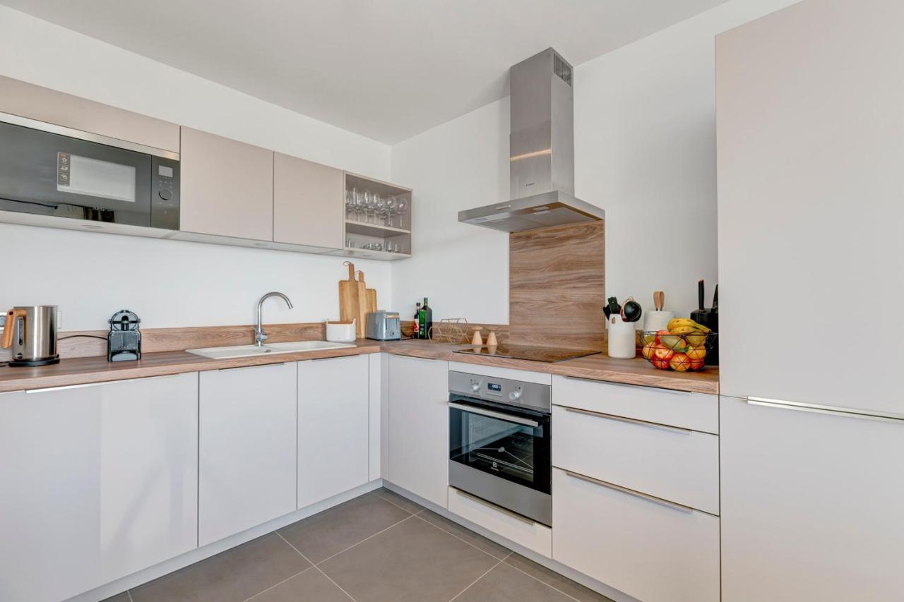 Serenity - 3 Bedroom Top Floor Apartment Parking & Lake View Terrace Annecy Exterior foto